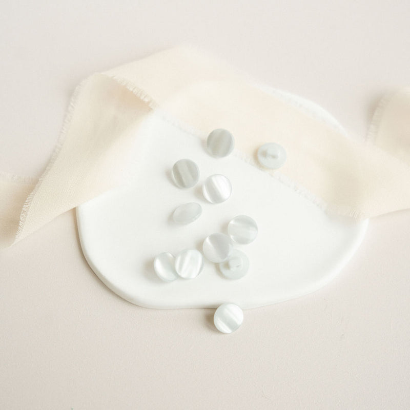 "Plump" buttons - Pearl