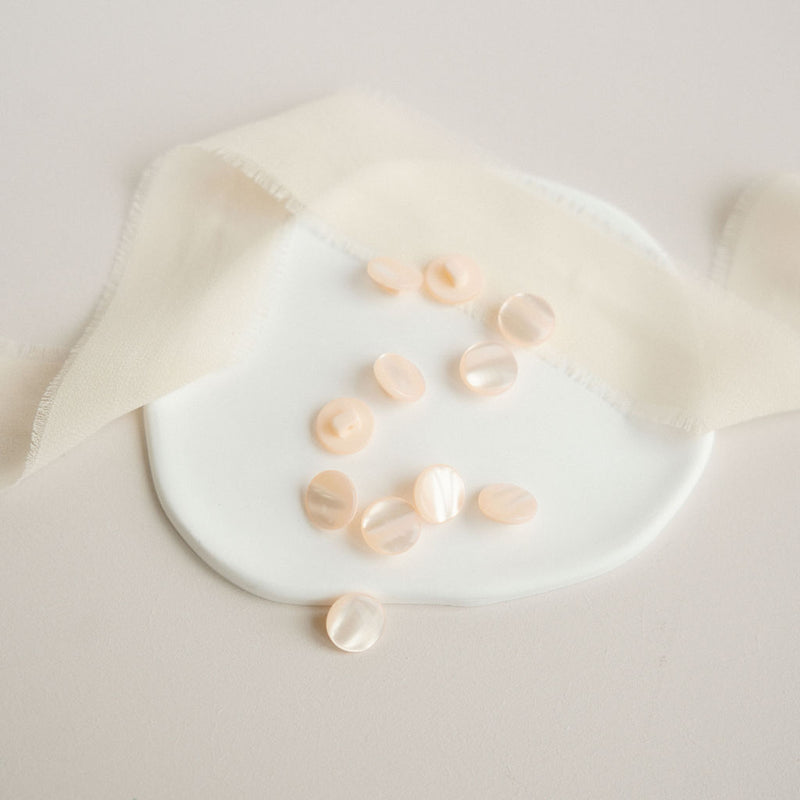 "Plump" buttons - Antique