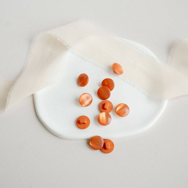 "Plump" buttons - Antique