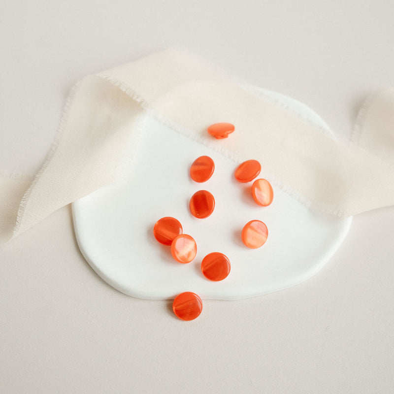 "Plump" buttons - Antique