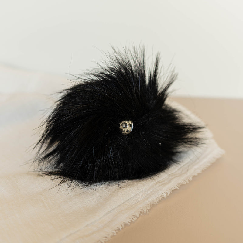 Faux fur pompom - Black